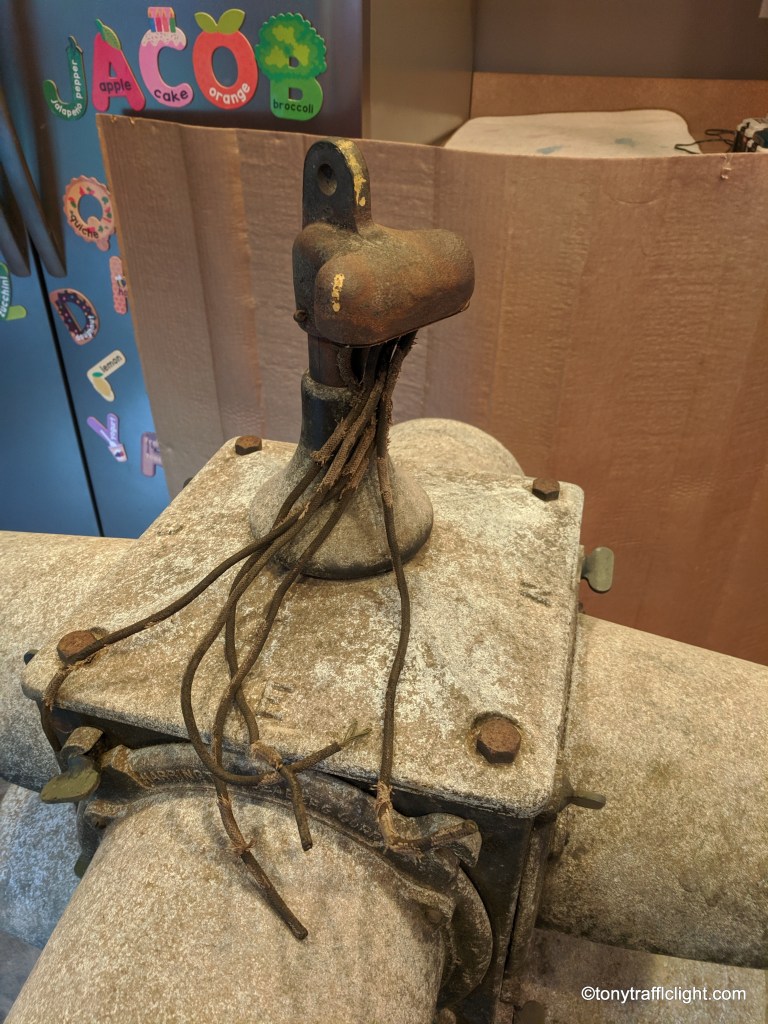 Harrington Seaberg 12 bulb traffic light