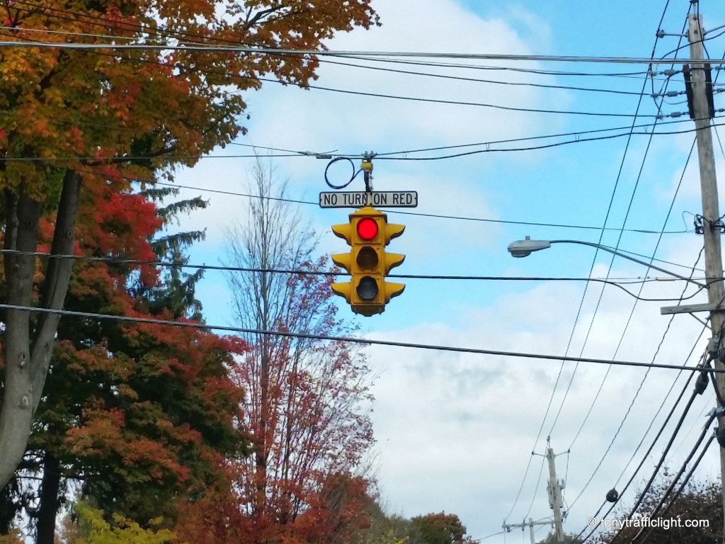 Crouse Hinds Type D Fixed 4 way traffic light