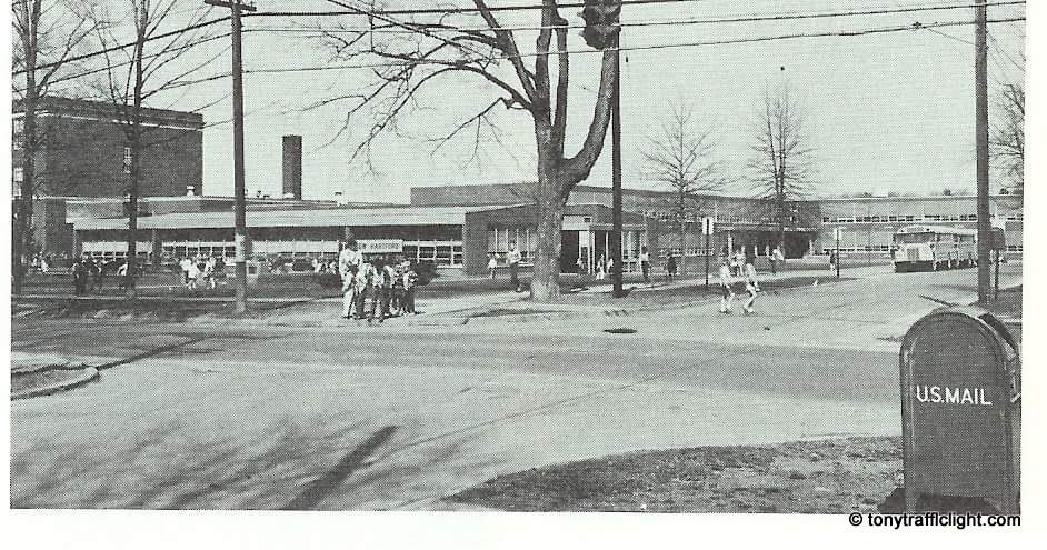 Crouse Hinds Fixed 4 Way Traffic Light